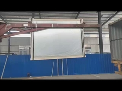 유리를 컨테이너에 넣는 작업